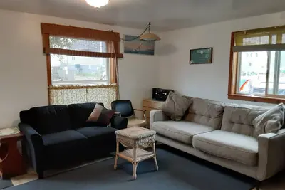 Image de Charming 2-bedroom summer cottage in amazing Sunset Bay, Irving with Ac