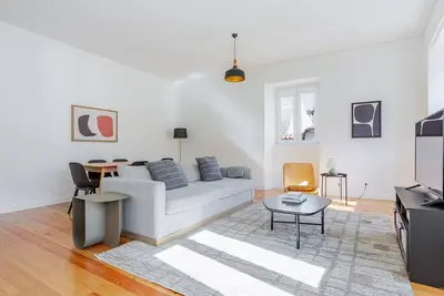 Image de Blueground | Santo António, Ac & w/d, nr Avenida