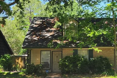 Image de Charming 2-bedroom home with fenced yard sleeps 6 in Baton Rouge near Tigerland