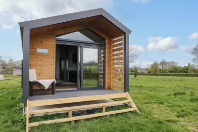 Image de Elmside Lodge, romantic, with a garden in Welland