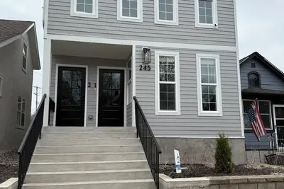 Image de Charming 2-bedroom condo with WiFi, Ac in downtown Saint Paul, great location.