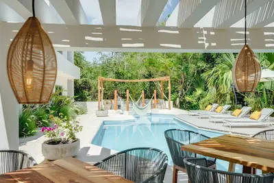 Image de Casa Manglar: Modern Comfort Amidst Green and Sea Breeze