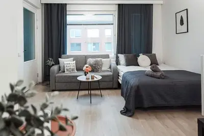 Image de Cozy Studio, Free Parking | 2 Min to Airport & Spa