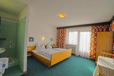 Image de Rooms in the main building - Pension Kaserer