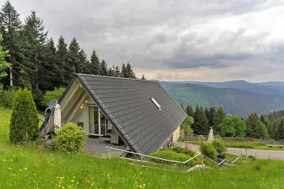 Image de Maison de vacances 'Wolftalblick' avec vue sur les montagnes, terrasse privée et Wi-Fi