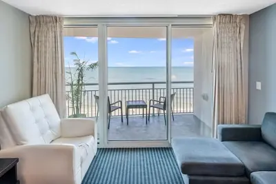 Image de Modern Decor 1br Direct Ocean Front Views, Jet Tub!