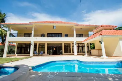 Image de Charming, Spacious 5-bedroom villa in charming Metro Juan Dolio with WiFi, Ac