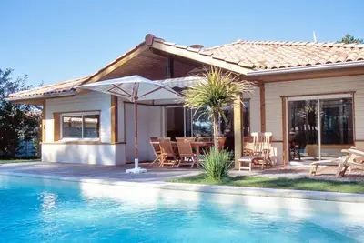 Image de Terrasse, cheminée ou poêle à bois, parking, télévision, 95m², Moliets-et-Maa