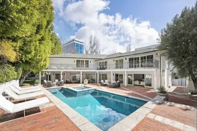 Image de Sierra Hideaway - Elegant 6br Oasis off Sunset Blvd