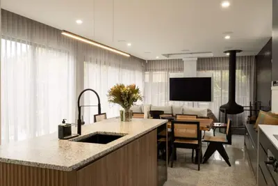 Image de Luxury Smart Home Stay in Seddon w/ Private Pool