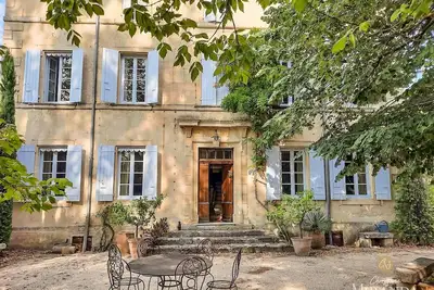 Image de Le Roset, propriété avec piscine et jardin, vue sur le château de Grignan