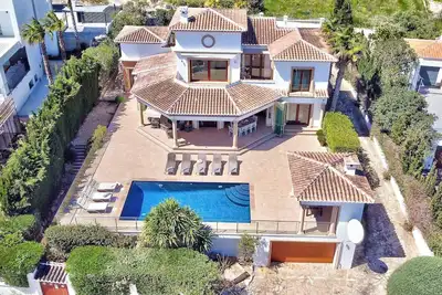 Vistamar, Vistamar - amazing views and elegant design
