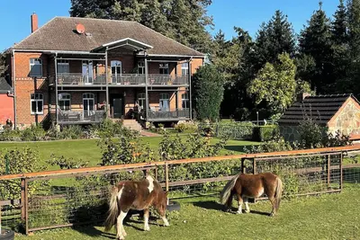 Image de Vacation apartment with a beautiful view of nature
