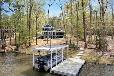 Image de Gone Coastal Lkg | Great Location | Freshly Renovated