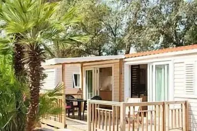 Image de Mobile-Home Confort 32m² 3 chambres + terrasse semi-couverte (coté plage) 6 personnes
