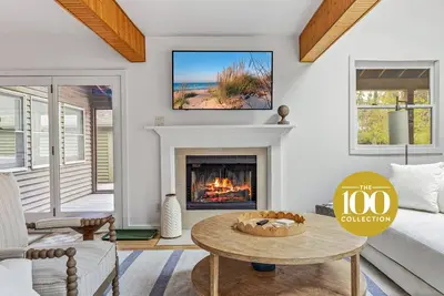 Image de Juniper Present: Forest House Escape + Steps to McKinley Beach