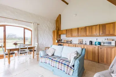 Image de Sunset Cottage - Deux Chambres Maison, Couchages 4