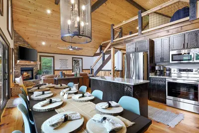 Image de New Arcade & Firepit, Spacious, Amenities, Fam Friendly, Location to Blue Ridge!