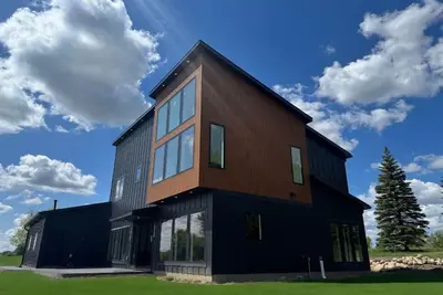 Image de Spacious & luxurious 5-bedroom house with amazing views of Lake MInnewaska!