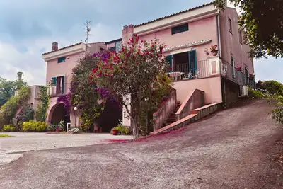 Image de Charming 3-bedroom country house with Jacuzzi and tank pool