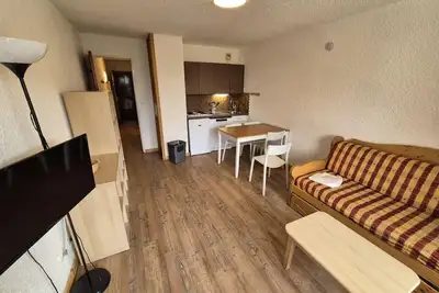 Image de 20m du centre station, 4ème étage, balcon, télévision, casier à ski, 33m², Les 2 Alpes
