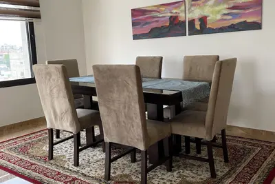 Image de (3) 3-bedroom family apartment near shopping, mosque; free indoor parking