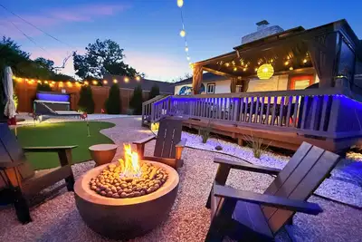 Image de The Creek Retreat | MiniGolf | Fire Pit | Hot Tub | Bbq Deck
