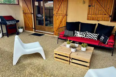 Image de Maison climatisée T3 parking privé cours privé clos sans vis a vis et cellier.