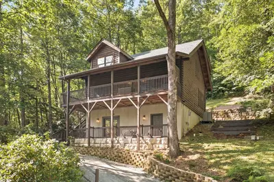 Image de Charming Family Fun Cabin - Game Room, Arcade, Foosball by Grandfather Mountain