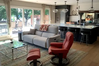 Image de Modern 3-bedroom lakefront house on private Lake Loveland