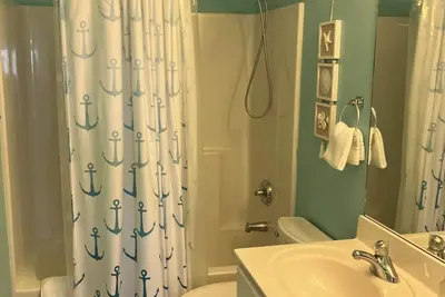 Image de Charming 2-bedroom condo with WiFi, Ac, 2 pools, stunning lake views!