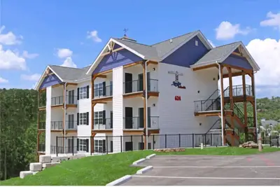 Image de 1 Bedroom, Sleeps 4, at Stormy Point Lakeside!