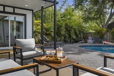 Image de Newly Designed | Game Room | Pool | Fire Pit | Summer Sale