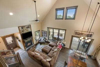 Mountain Time - 4 bed 2 bath