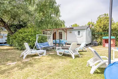 Image de Les Mimosas – Domaine privé à l'Île d'Oléron avec terrasse, vélos et accès plage