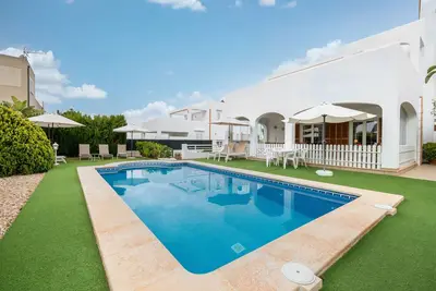 Image de Maison de vacances 'López' avec piscine privée, Wi-Fi et climatisation