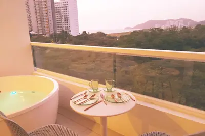 Image de Nature and Ocean View Suite With Hot Tub steps to beach in Santa Marta