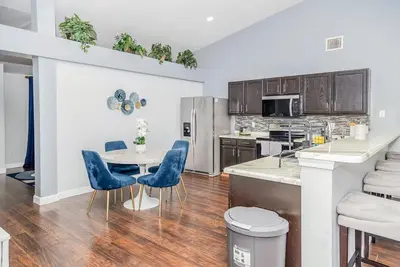 Image de Modern 4br Home Open Concept, Private Gym, Near Beaches