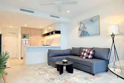 Image de Chic 2-Bed Apt w/ Views & Pool | Qwr