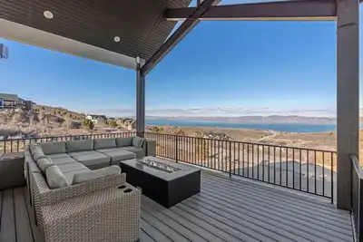 Image de Luxe-Views-Hot Tub-Game room-Sleeps 38-6000 Sq ft