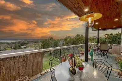 Image de Panoramic View Canyon Lake Home