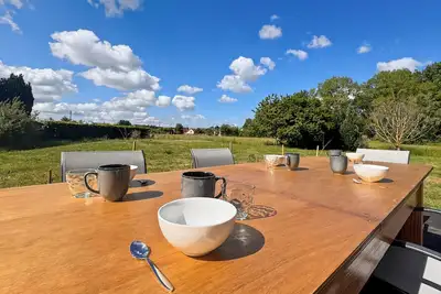 Image de La Maison Bleue, en baie de Somme, au calmeau milieu de la nature