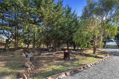 Image de Modern Coastal Retreat – 4-Bedroom