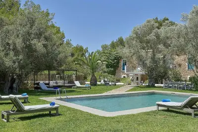 Image de Villa à Santa Eulària Des Riu avec 6 chambres à coucher, 12 couchages