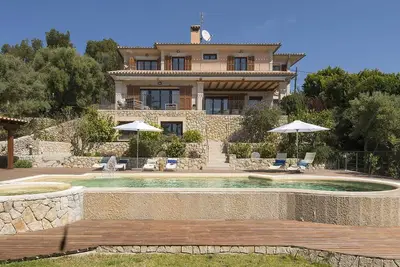 Villa à Palma De Majorque avec 6 chambres à coucher, 12 couchages