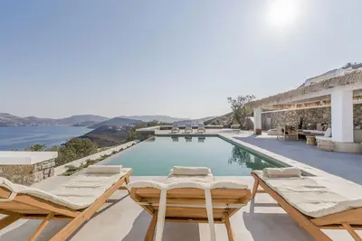 Image de Villa à Myconos avec 6 chambres à coucher, 12 couchages