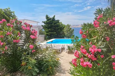 Image de Beachfront apartment Anita with pool - top 2