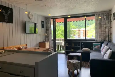 Image de Studio rénové 4 pers, balcon sud, parking à Pra Loup