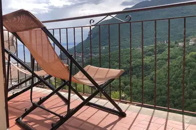 Image de Chiaro di Luna Tignale, large three-room apartment with lake view and balcony