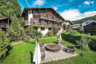 Image de Belle maison de vacances privée avec Wifi, bain à remous, terrasse et parking
